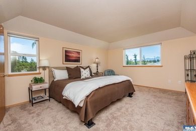 Panoramic Olympic Mountain views take center stage from this - photo 32