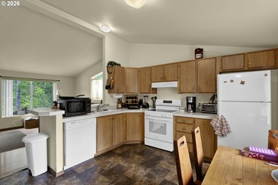 Welcome to the gated Coast Village community! This 3 bedroom, 1 - photo 6