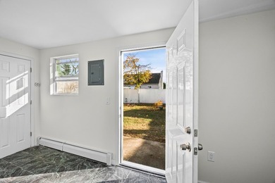 Welcome to this beautifully renovated 5-bedroom, 3-bath home - photo 8