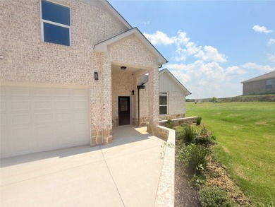 Don't miss this opportunity! This two-story, 4-bedroom, 3-bath - photo 3