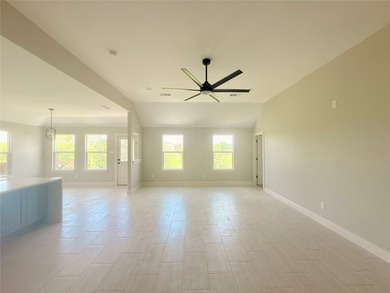 Don't miss this opportunity! This two-story, 4-bedroom, 3-bath - photo 4