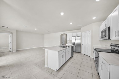 APPROVED SHORT SALE AT THE LISTED PRICE. Stunning newer home - photo 3
