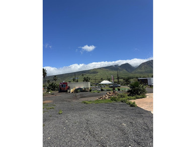 Oceanfront land in Lahaina it is located in the burn zone in - photo 10