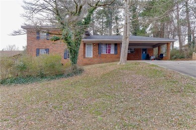 Lake Lanier Home Active Under Contract in Gainesville Georgia