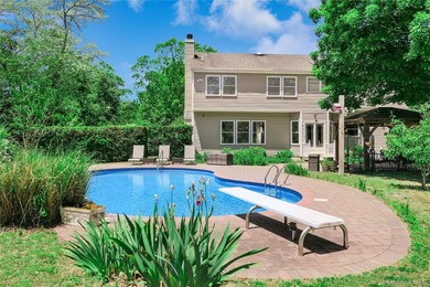 Welcome to this beautifully maintained 4-bedroom, 2.5-bath - photo 2