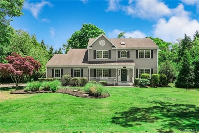 Welcome to this beautifully maintained 4-bedroom, 2.5-bath - photo 3