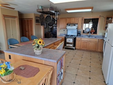 Welcome to The Elk Meadows Ranch located in Townsend, MT. Set on - photo 7