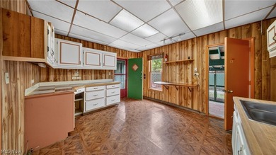 Not your typical cookie-cutter home. This 3-bedroom property is - photo 3
