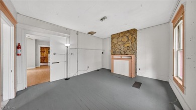 Not your typical cookie-cutter home. This 3-bedroom property is - photo 6