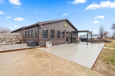 (private lake, pond, creek) Home For Sale in Jonesville Michigan