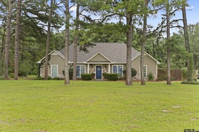 Welcome to this spacious 4-bedroom, 3-bathroom traditional home - photo 1