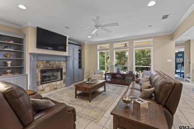 Welcome to this spacious 4-bedroom, 3-bathroom traditional home - photo 10