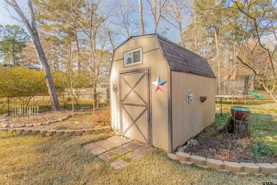 This stunning Satterwhite log home offers 2,550 square feet of - photo 14