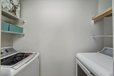 Spacious 3-bedroom, 2.5 bath unit built in 2006 with a - photo 15