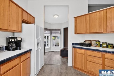 Built in 2001 and located in desirable Hendrickson Park, this - photo 16