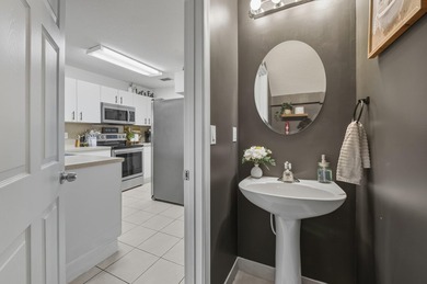 Spacious 3-bedroom, 2.5 bath unit built in 2006 with a - photo 16