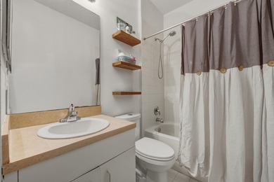 Spacious 3-bedroom, 2.5 bath unit built in 2006 with a - photo 22