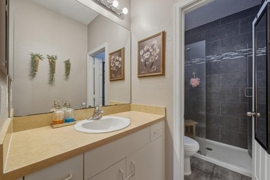 Spacious 3-bedroom, 2.5 bath unit built in 2006 with a - photo 25