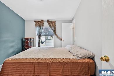 Built in 2001 and located in desirable Hendrickson Park, this - photo 26