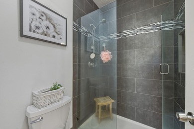 Spacious 3-bedroom, 2.5 bath unit built in 2006 with a - photo 26