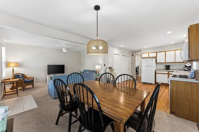 BEACH BLOCK! BEACH BLOCK! BEACH BLOCK! Classic 1st-floor condo - photo 9