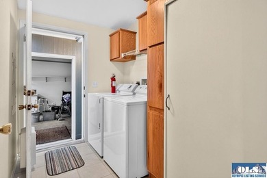 Built in 2001 and located in desirable Hendrickson Park, this - photo 32