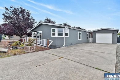 Built in 2001 and located in desirable Hendrickson Park, this - photo 37