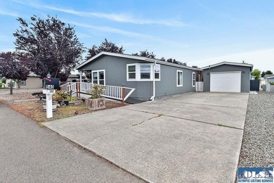 Built in 2001 and located in desirable Hendrickson Park, this - photo 38