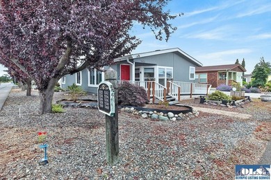 Built in 2001 and located in desirable Hendrickson Park, this - photo 40