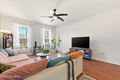 If you are looking for low maintenance living- look no further!