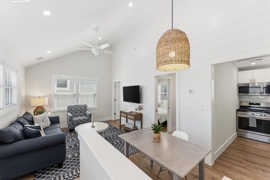 Beautiful BEACH BLOCK Cottage with private entrance and outdoor - photo 6
