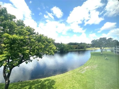 (private lake, pond, creek) Condo For Sale in Deerfield Beach Florida