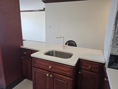 Welcome to Landmark Towers, ideally located in Atlantic City's - photo 10