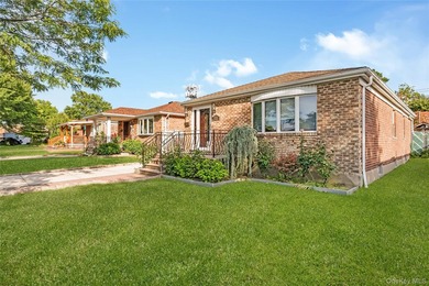 Welcome to this charming Whitestone ranch offering comfort - photo 3