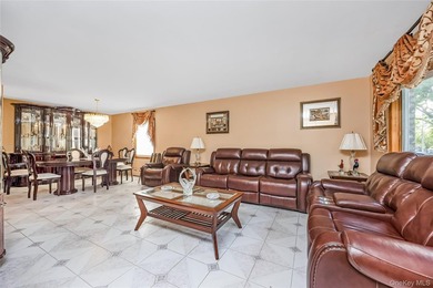 Welcome to this charming Whitestone ranch offering comfort - photo 6