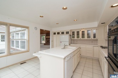 One level, 3 bedroom, 2 bath home with a den, located on the - photo 12