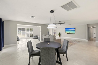A 0.4 Acre Oversized Private Deep-Water Sanctuary Experience - photo 20
