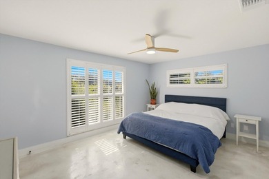 A 0.4 Acre Oversized Private Deep-Water Sanctuary Experience - photo 21