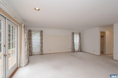 One level, 3 bedroom, 2 bath home with a den, located on the - photo 23
