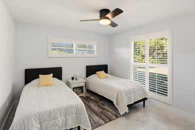 A 0.4 Acre Oversized Private Deep-Water Sanctuary Experience - photo 27