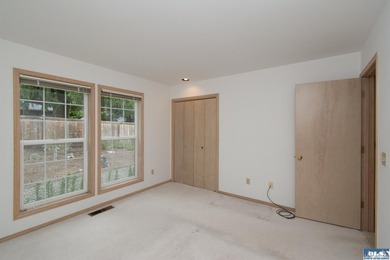 One level, 3 bedroom, 2 bath home with a den, located on the - photo 37