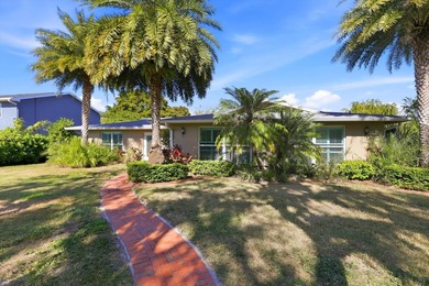 A 0.4 Acre Oversized Private Deep-Water Sanctuary Experience - photo 40