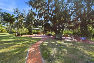 A 0.4 Acre Oversized Private Deep-Water Sanctuary Experience - photo 42