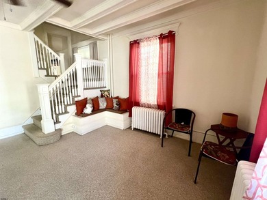 Investor alert! This spacious legal duplex in the sought-after - photo 4