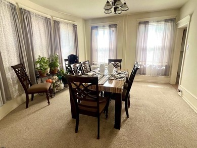 Investor alert! This spacious legal duplex in the sought-after - photo 7