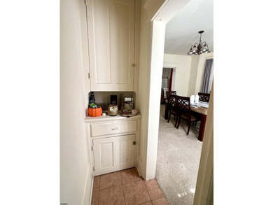 Investor alert! This spacious legal duplex in the sought-after - photo 9