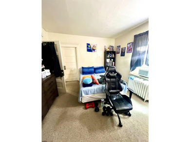 Investor alert! This spacious legal duplex in the sought-after - photo 10