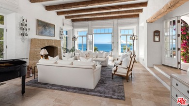 A once in a generation oceanfront estate located in Paradise - photo 8