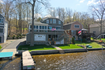 PRIVATE BOAT LAUNCH! - Lake Home For Sale in Charlton, Massachusetts