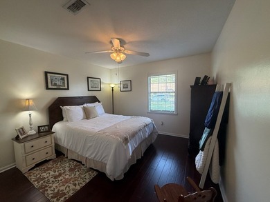 Immaculate 4-bedroom, 2-bath home located in a highly - photo 22